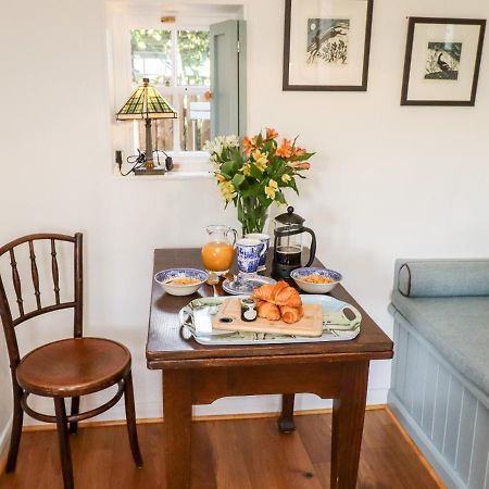 Michaelmass Cottage Уитби Экстерьер фото
