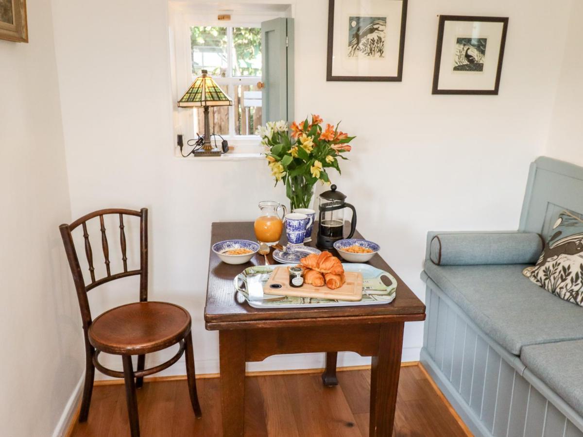 Michaelmass Cottage Уитби Экстерьер фото