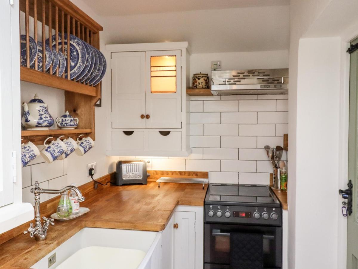 Michaelmass Cottage Уитби Экстерьер фото