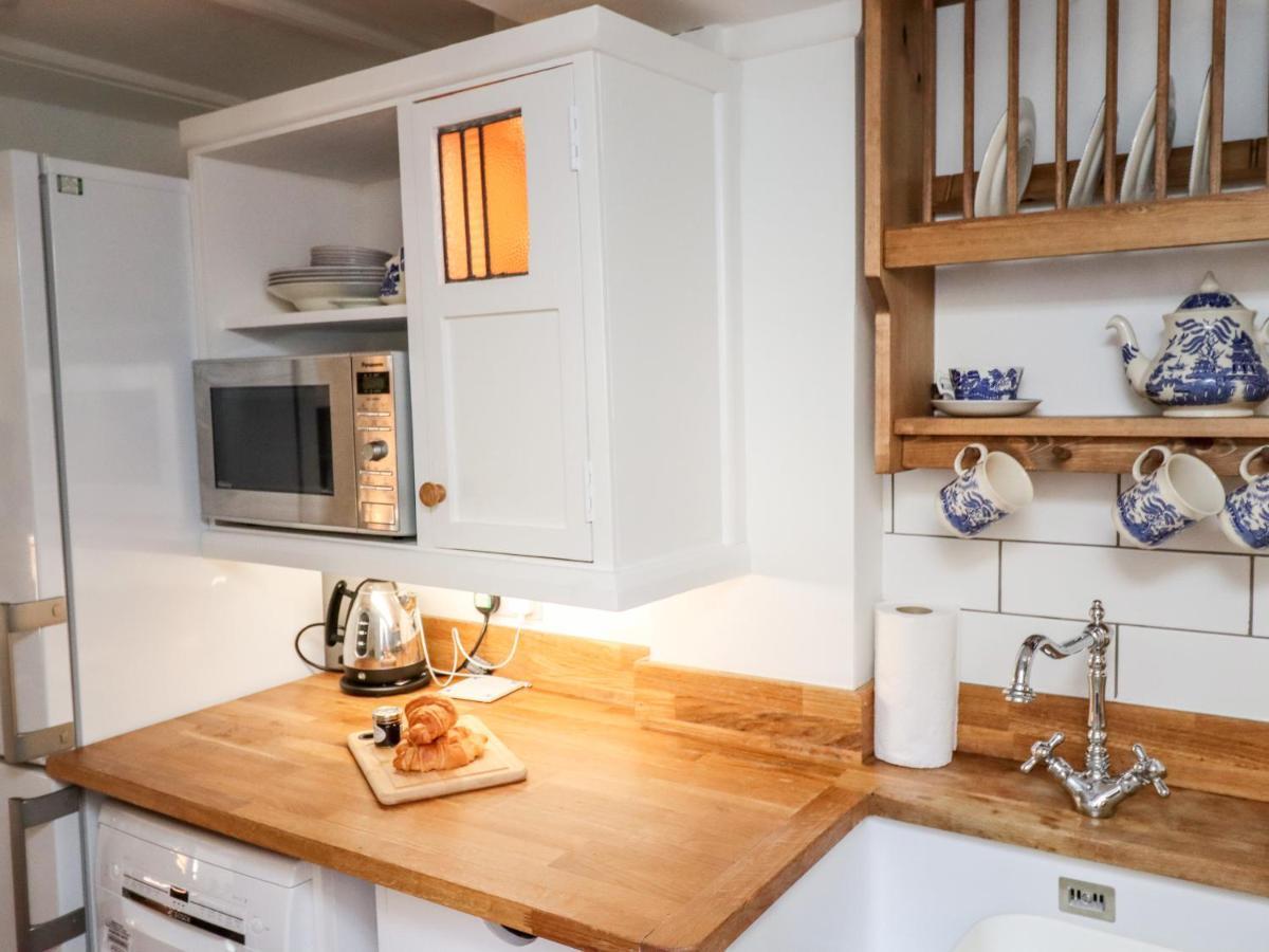 Michaelmass Cottage Уитби Экстерьер фото