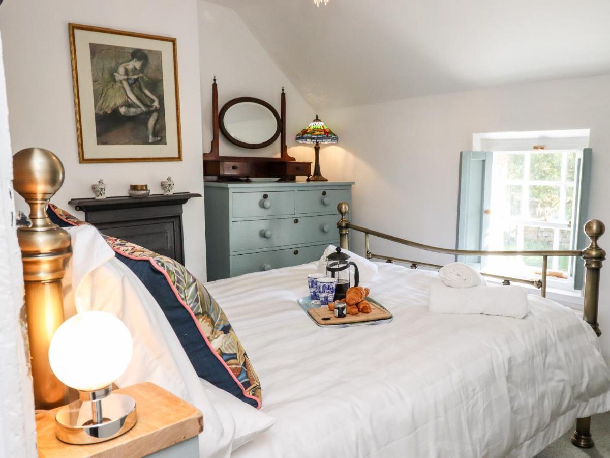 Michaelmass Cottage Уитби Экстерьер фото